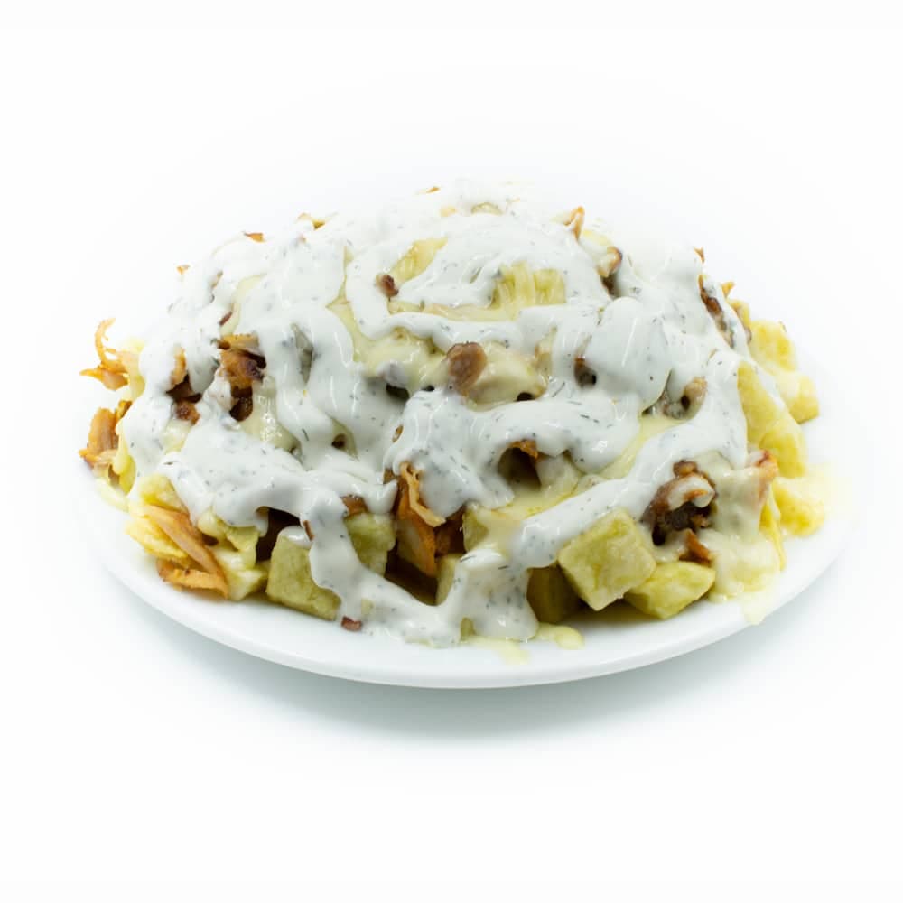 Patatas con Shawarma, Queso y Yogurt